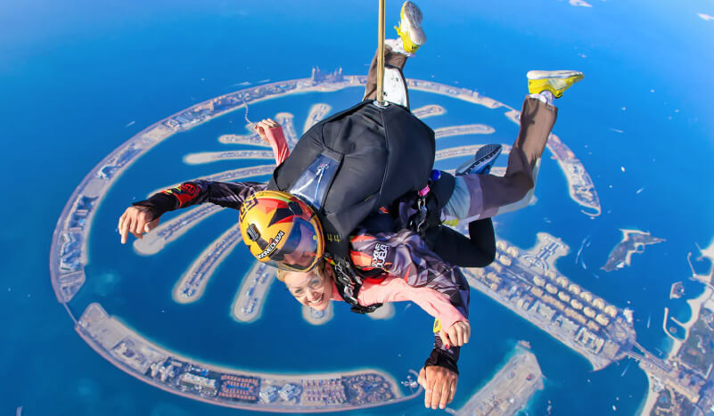 sky dive - What To Do When You Visit Dubai